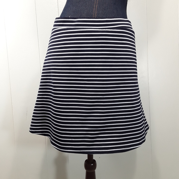 Ultra Teeze striped stretchy skirt size small - Picture 6 of 6